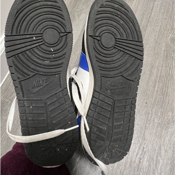 Air Jordan 1 Size 4.5Y - Picture 4 of 4